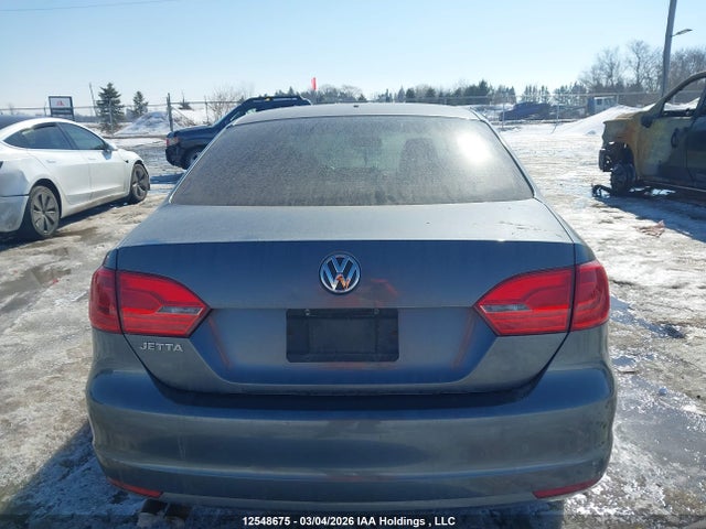 3VW2K7AJ5EM256543 Volkswagen Jetta 2.0l Trendline+