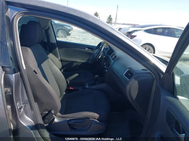 3VW2K7AJ5EM256543 Volkswagen Jetta 2.0l Trendline+
