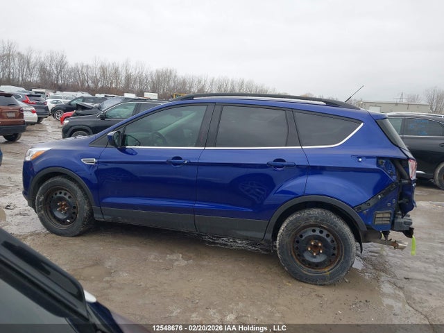 1FMCU0GX6GUA71108 Ford ESCAPE SE