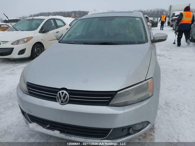 3VWLL7AJ4EM318371 Volkswagen Jetta 2.0 Tdi Highline/2.0 Tdi Trendline+