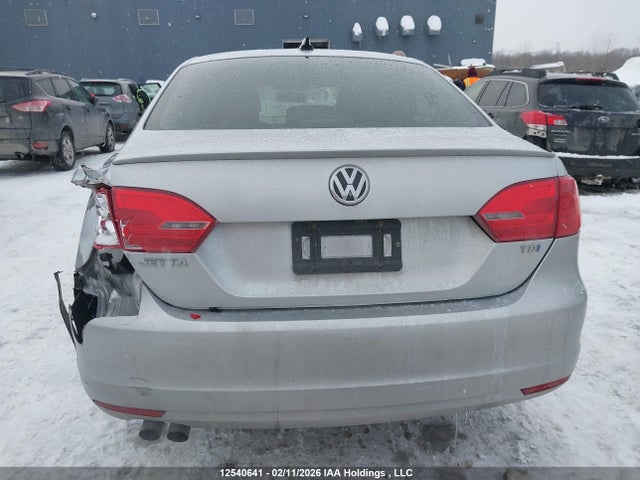 3VWLL7AJ4EM318371 Volkswagen Jetta 2.0 Tdi Highline/2.0 Tdi Trendline+
