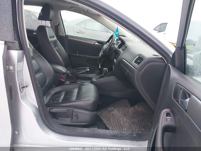3VWLL7AJ4EM318371 Volkswagen Jetta 2.0 Tdi Highline/2.0 Tdi Trendline+