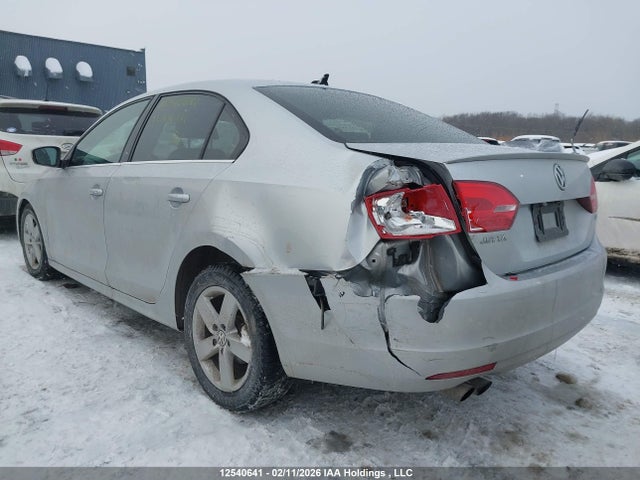 3VWLL7AJ4EM318371 Volkswagen Jetta 2.0 Tdi Highline/2.0 Tdi Trendline+