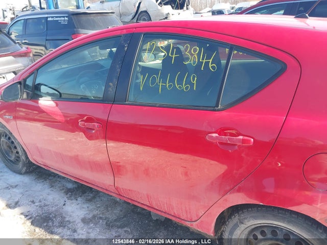 12543846 :رقم المزاد ، JTDKDTB35D1046669 vin ، 2013 Toyota Prius C مزاد بيع