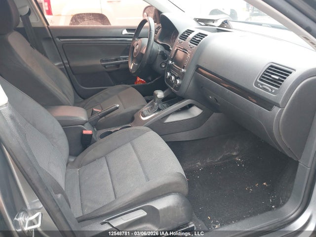 2010 Volkswagen Jetta 2.5l Comfortline/2.5l Trendline მანქანა იყიდება აუქციონზე, vin: 3VWJX7AJ0AM134423, აუქციონის ნომერი: 12548781