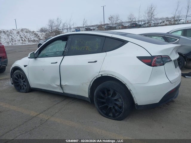 7SAYGDEE9NF468976 Tesla Model Y