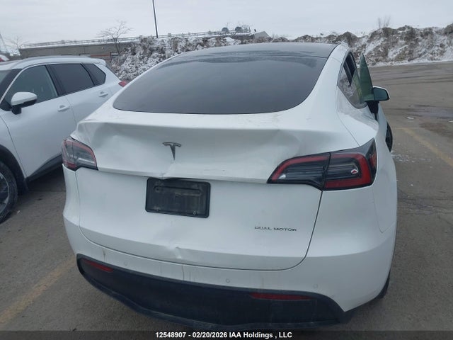 7SAYGDEE9NF468976 Tesla Model Y