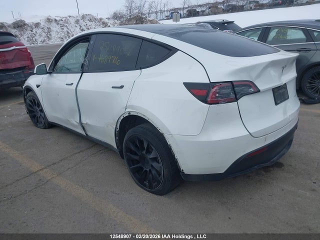 7SAYGDEE9NF468976 Tesla Model Y