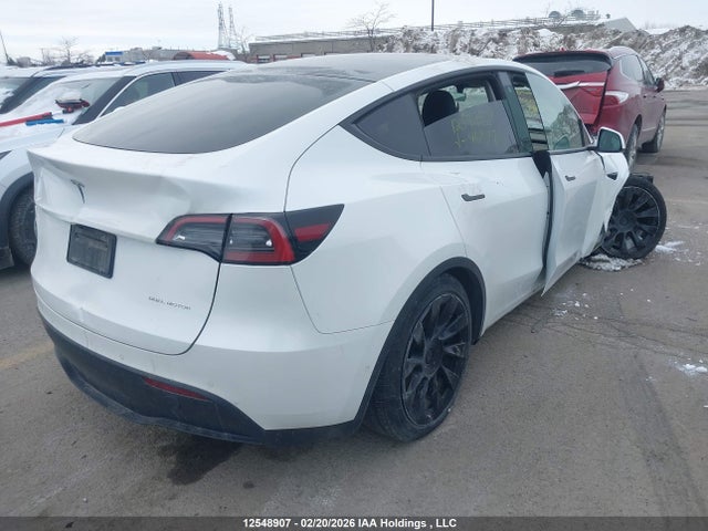 7SAYGDEE9NF468976 Tesla Model Y