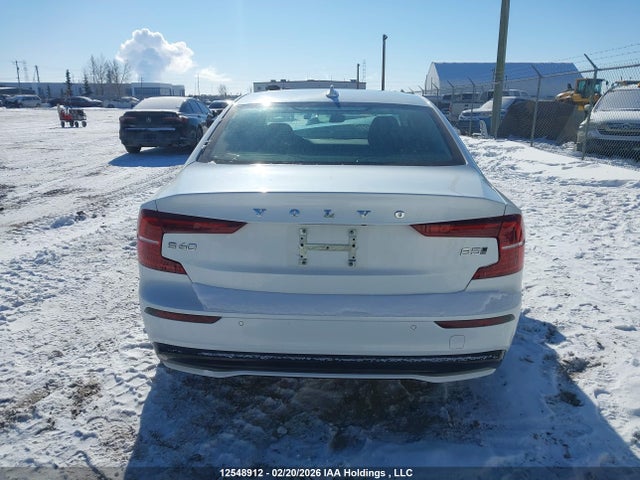 7JRL12TMXRG303930 Volvo S60 B5 Ultimate Dark Theme