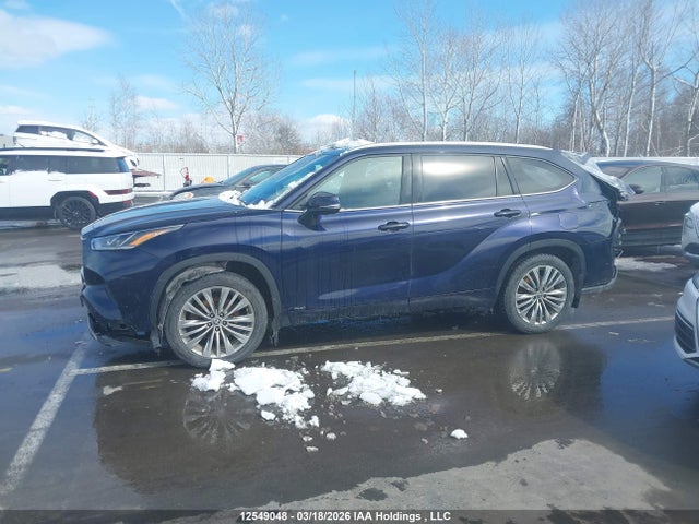 2023 Toyota Highlander Hybrid Limited მანქანა იყიდება აუქციონზე, vin: 5TDEBRCH0PS105537, აუქციონის ნომერი: 12549048