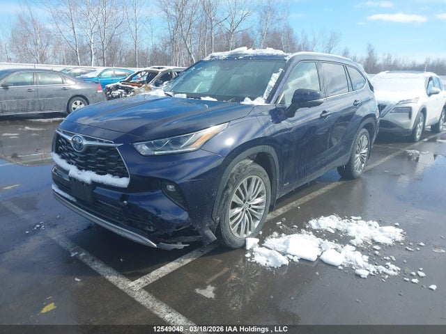 2023 Toyota Highlander Hybrid Limited მანქანა იყიდება აუქციონზე, vin: 5TDEBRCH0PS105537, აუქციონის ნომერი: 12549048