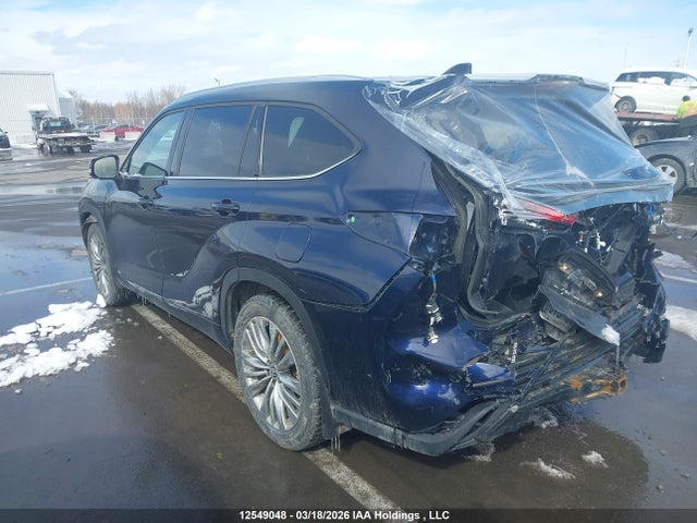 2023 Toyota Highlander Hybrid Limited მანქანა იყიდება აუქციონზე, vin: 5TDEBRCH0PS105537, აუქციონის ნომერი: 12549048
