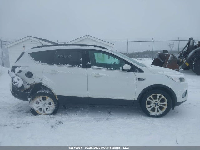 1FMCU9GD1JUD39726 Ford ESCAPE SE