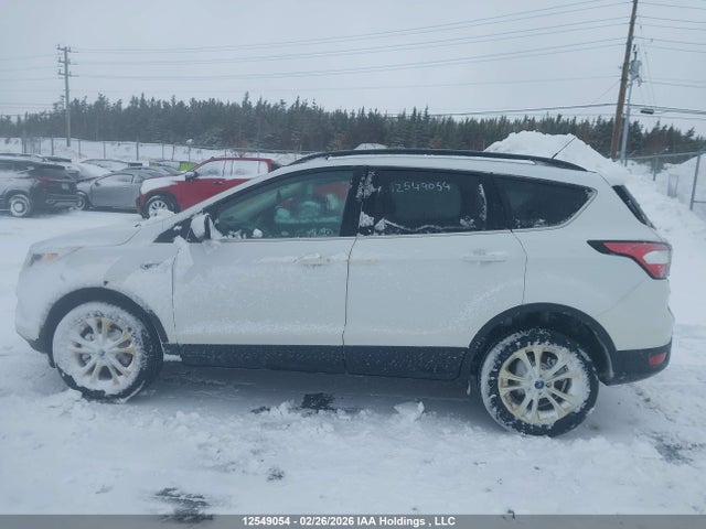 1FMCU9GD1JUD39726 Ford ESCAPE SE