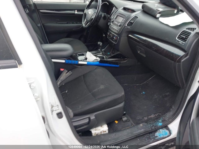 5XYKTDA7XFG555303 KIA SORENTO LX
