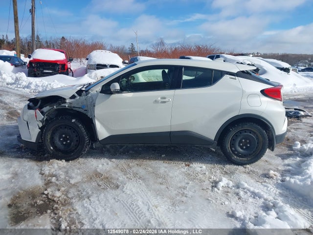 JTNKHMBXXK1033924 Toyota C-HR XLE