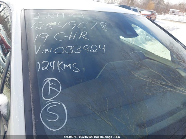 JTNKHMBXXK1033924 Toyota C-HR XLE