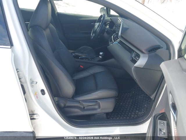 JTNKHMBXXK1033924 Toyota C-HR XLE