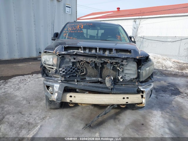 5TFUY5F15JX762658 Toyota Tundra Sr5 Plus 5.7l V8