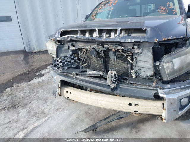 5TFUY5F15JX762658 Toyota Tundra Sr5 Plus 5.7l V8