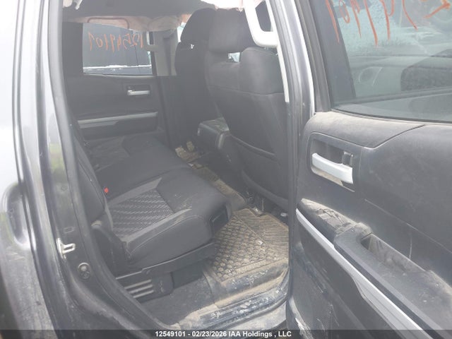 5TFUY5F15JX762658 Toyota Tundra Sr5 Plus 5.7l V8