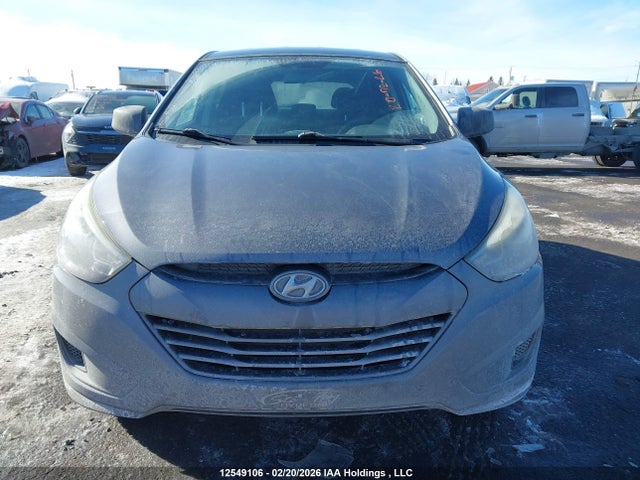 KM8JT3AF1FU025924 Hyundai TUCSON GLS