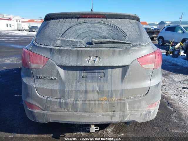 KM8JT3AF1FU025924 Hyundai TUCSON GLS
