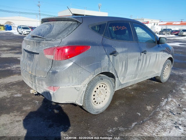 KM8JT3AF1FU025924 Hyundai TUCSON GLS