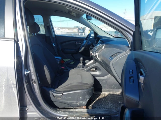 KM8JT3AF1FU025924 Hyundai TUCSON GLS