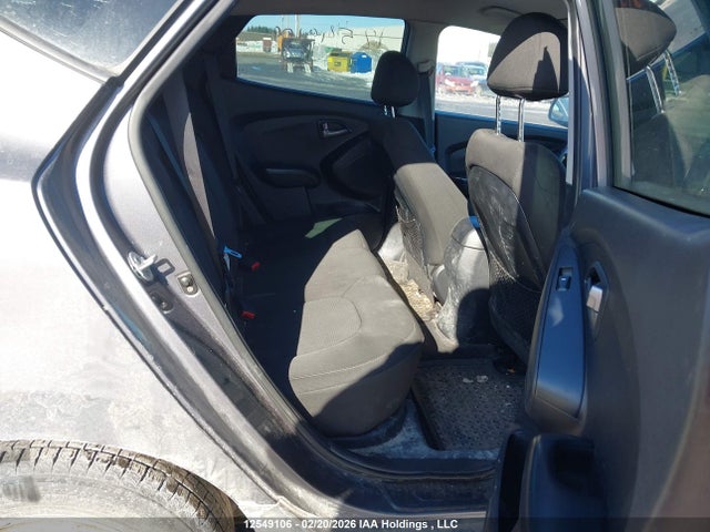 KM8JT3AF1FU025924 Hyundai TUCSON GLS