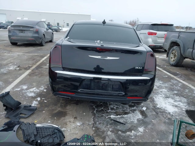 Chrysler 300 Touring 2018 2C3CCAAG3JH299443 Image 17
