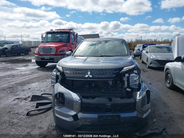12549141 :رقم المزاد ، JA4J4TA86NZ618533 vin ، 2022 Mitsubishi Outlander Es مزاد بيع