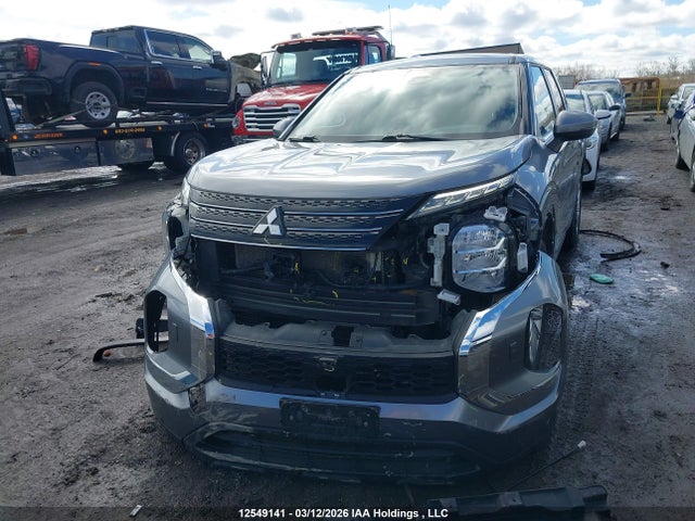 12549141 :رقم المزاد ، JA4J4TA86NZ618533 vin ، 2022 Mitsubishi Outlander Es مزاد بيع