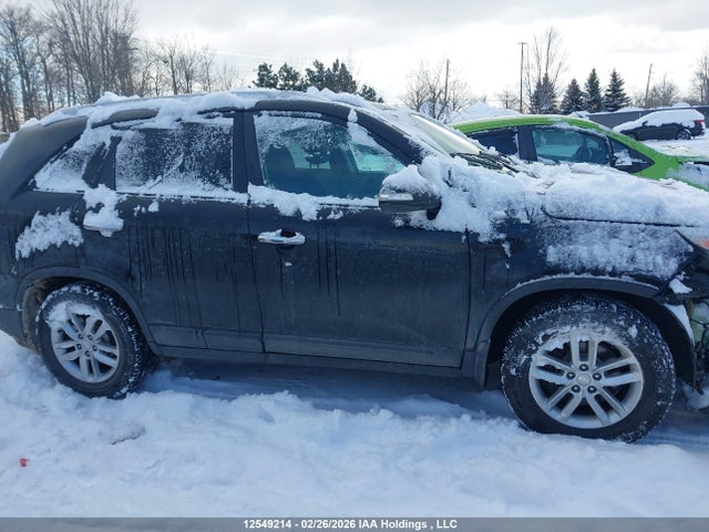 5XYKT3A61FG661124 KIA Sorento