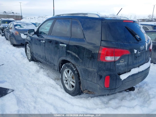5XYKT3A61FG661124 KIA Sorento