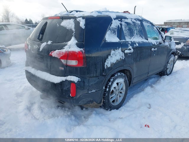 5XYKT3A61FG661124 KIA Sorento