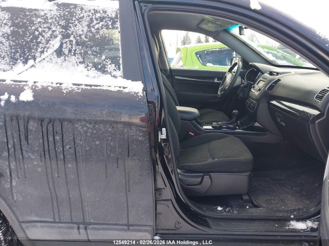 5XYKT3A61FG661124 KIA Sorento