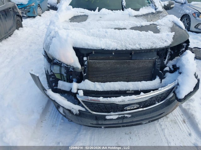 5XYKT3A61FG661124 KIA Sorento