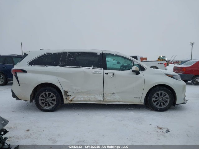 5TDGSKFC7MS018228 Toyota Sienna Xle 7-passenger