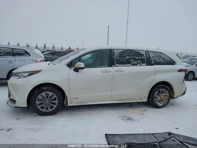 5TDGSKFC7MS018228 Toyota Sienna Xle 7-passenger