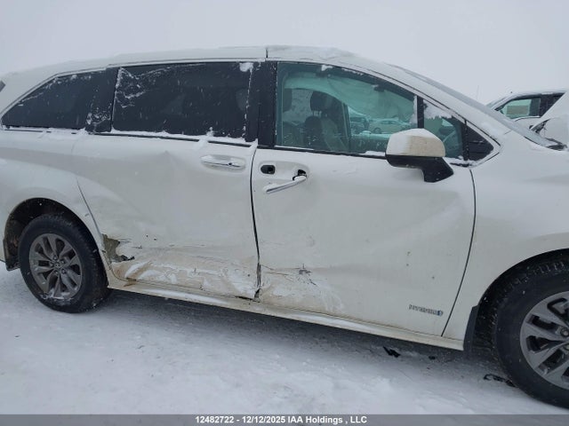 5TDGSKFC7MS018228 Toyota Sienna Xle 7-passenger
