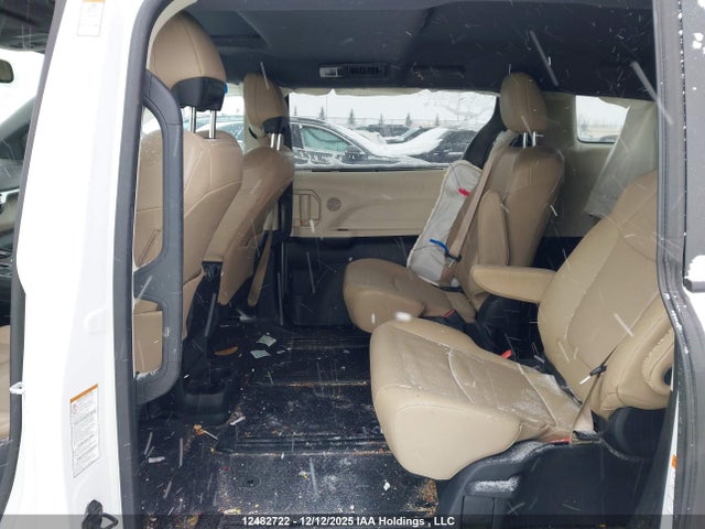 5TDGSKFC7MS018228 Toyota Sienna Xle 7-passenger