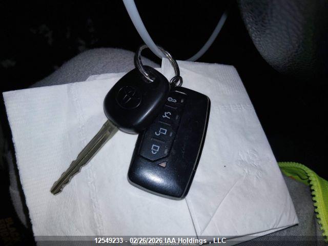 2T1BURHE9KC155379 Toyota COROLLA CE