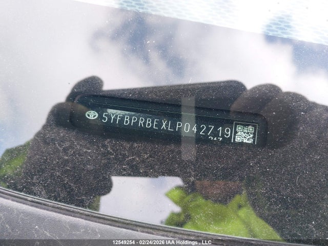2020 Toyota Corolla Le მანქანა იყიდება აუქციონზე, vin: 5YFBPRBEXLP042719, აუქციონის ნომერი: 12549254