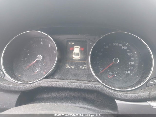 1VWET7A31HC085890 Volkswagen Passat Highline W/ R-line