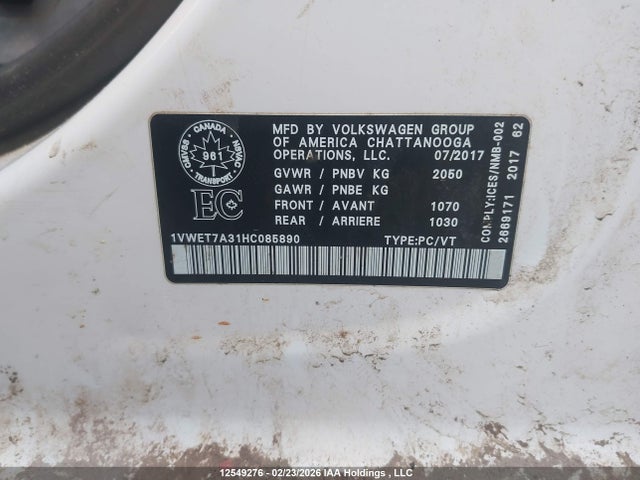 1VWET7A31HC085890 Volkswagen Passat Highline W/ R-line