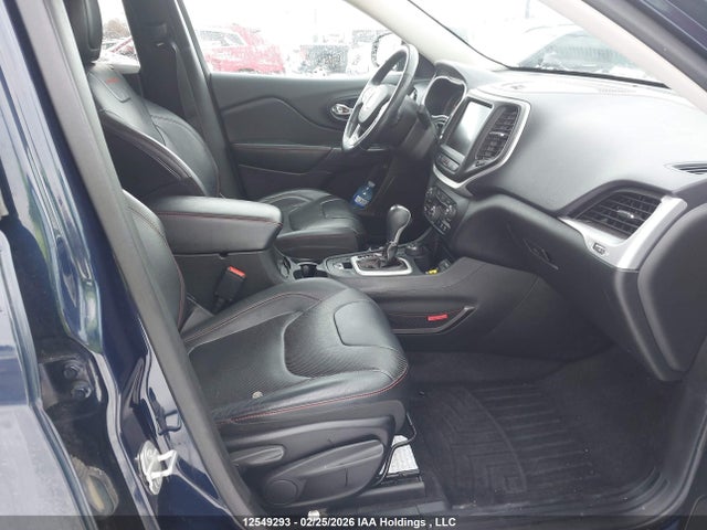 1C4PJMBBXFW646993 Jeep Cherokee Trailhawk