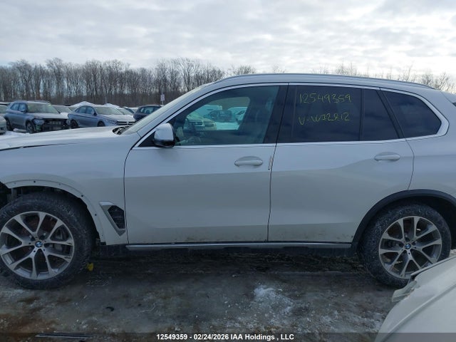 2025 Bmw X5 Xdrive40i მანქანა იყიდება აუქციონზე, vin: 5UX23EU04S9W72812, აუქციონის ნომერი: 12549359
