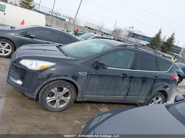 1FMCU0GX0FUA83950 Ford ESCAPE SE